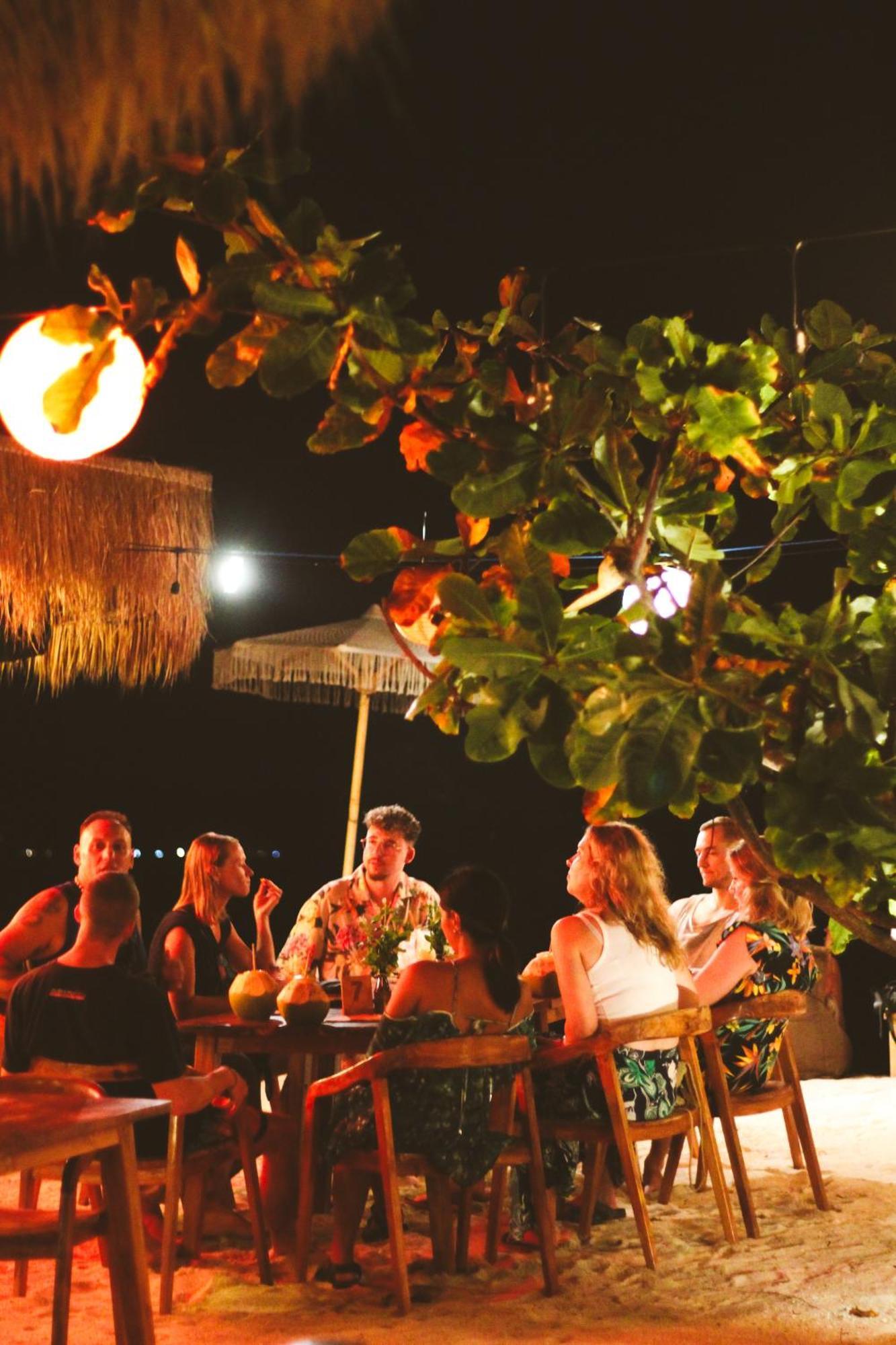 Lucky'S Hostel Gili Air Luaran gambar