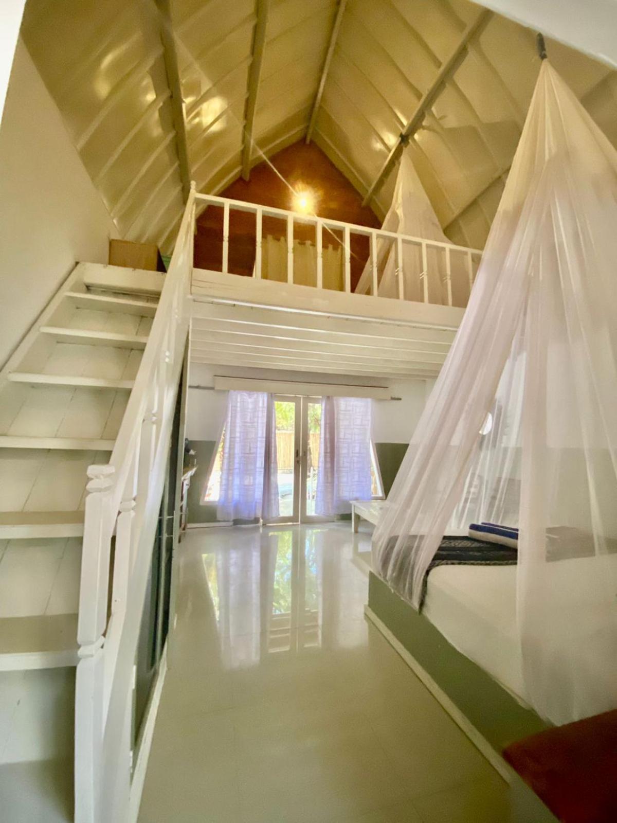 Lucky'S Hostel Gili Air Luaran gambar